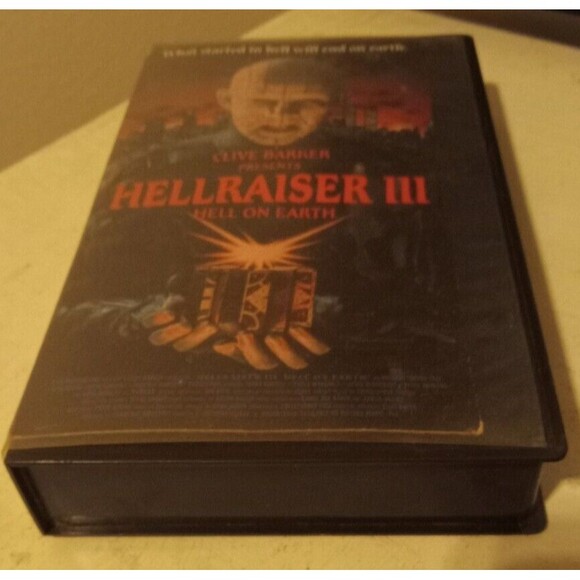 Hellraiser III Hell On Earth VHS Former Rental with cut slipcase in clamshell - Picture 5 of 7